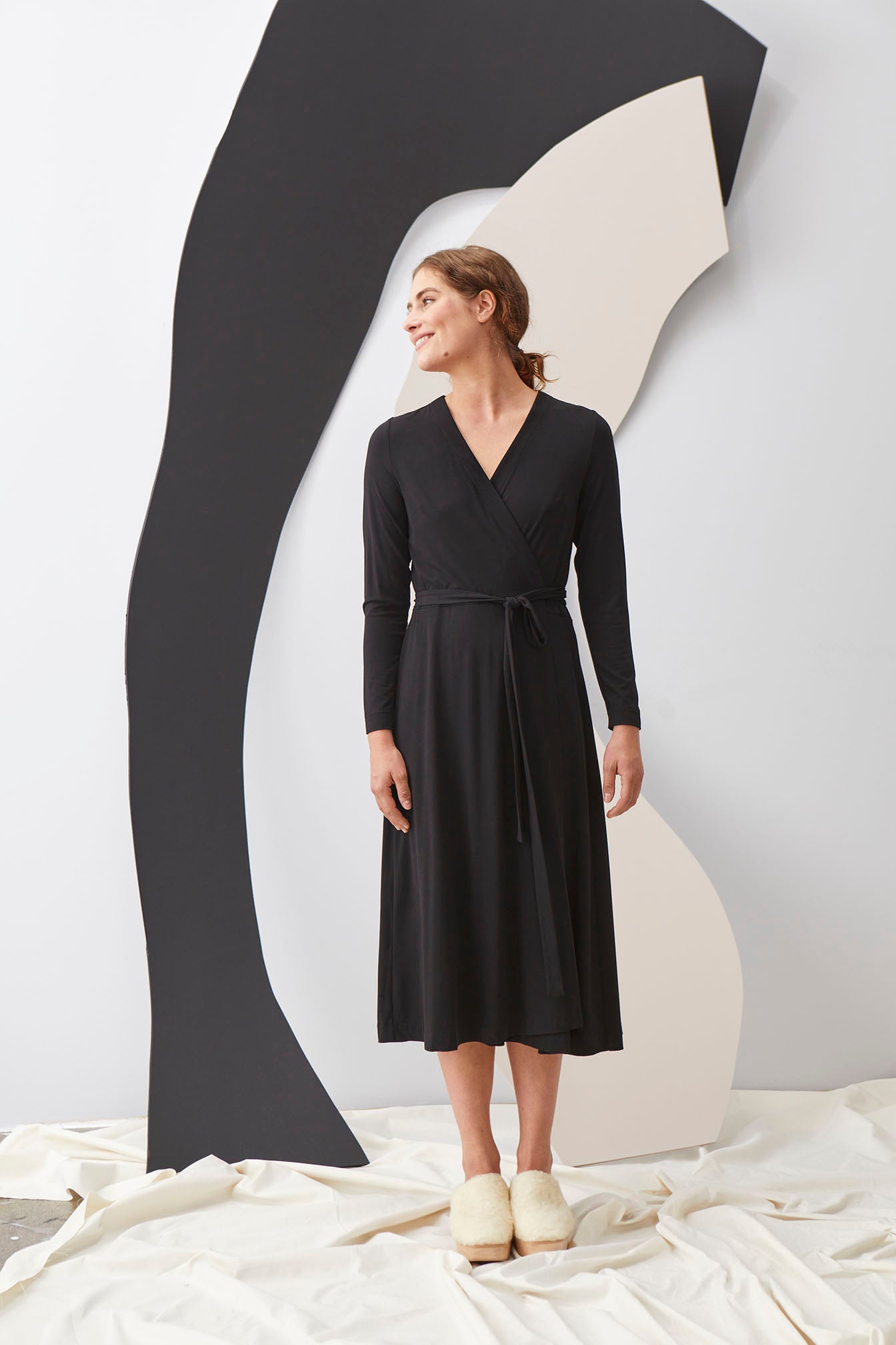 WRAP AROUND -mekko, Musta